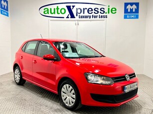 2014 - Volkswagen Polo Automatic