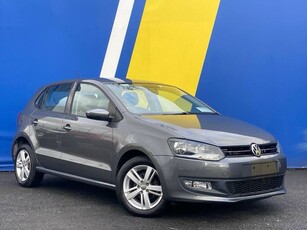 2014 - Volkswagen Polo Automatic