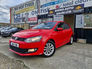 2014 - Volkswagen Polo Manual