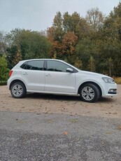 2014 - Volkswagen Polo Manual