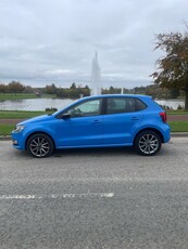 2015 - Volkswagen Polo Manual