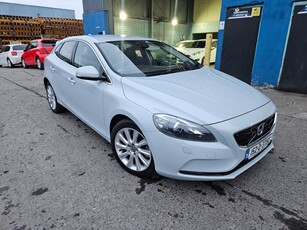 2015 - Volvo V40 Automatic