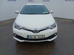 2016 - Toyota Auris Manual