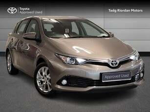 2016 - Toyota Auris Manual