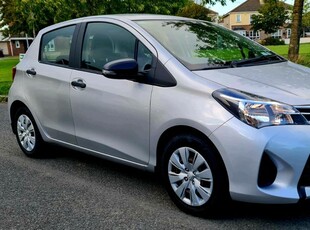 2016 - Toyota Yaris Manual