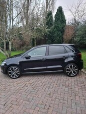 2016 - Volkswagen Polo Automatic