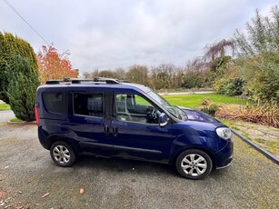 2017 - Fiat Doblo Manual