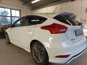 2017 - Ford Focus Manual