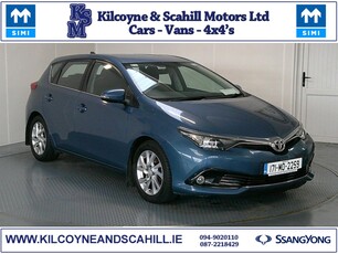 2017 - Toyota Auris Manual