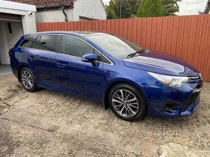 2017 - Toyota Avensis Manual