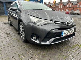 2017 - Toyota Avensis Manual