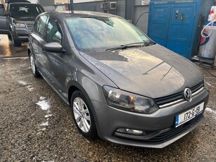 2017 - Volkswagen Polo Manual