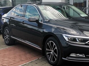 2019 - Volkswagen Passat Manual