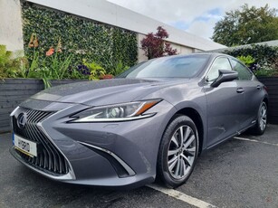 2020 - Lexus ES ---