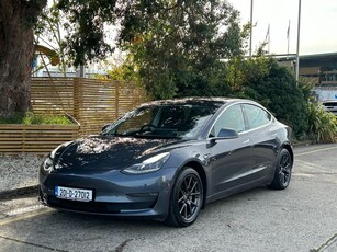 2020 - Tesla Model 3 Automatic