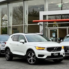 2022 - Volvo XC40 Automatic