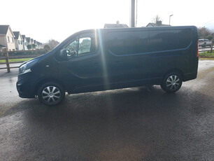 VAUXHALL VIVARO