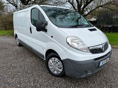 VAUXHALL VIVARO