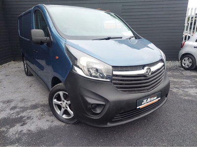 2015 (151) Opel Vivaro