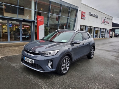 2021 (211) Kia Stonic