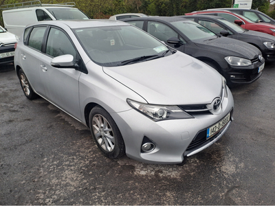 TOYOTA AURIS