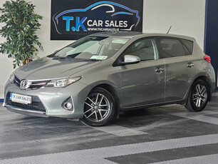 TOYOTA AURIS