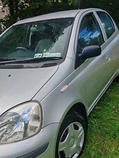 2004 - Toyota Yaris ---