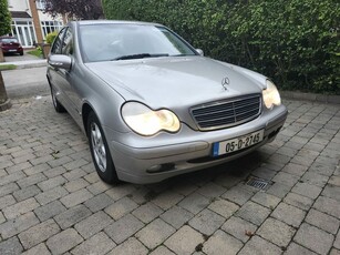 2005 - Mercedes-Benz C-Class Manual