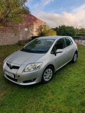 2007 - Toyota Auris Manual