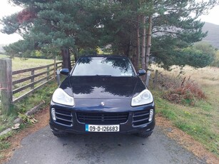 2009 - Porsche Cayenne ---