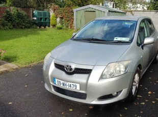 2009 - Toyota Auris ---