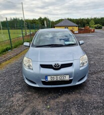 2009 - Toyota Auris Manual