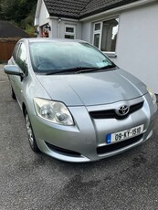 2009 - Toyota Auris Manual