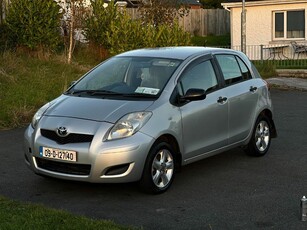 2009 - Toyota Yaris Manual