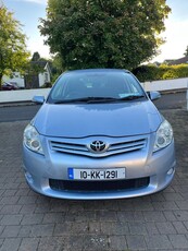 2010 - Toyota Auris Manual