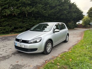 2010 - Volkswagen Golf ---