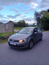 2010 - Volkswagen Golf ---