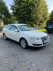 2010 - Volkswagen Passat Manual