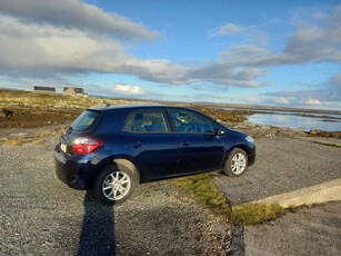 2011 - Toyota Auris Manual