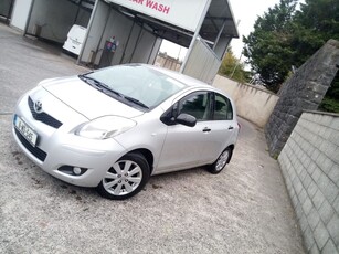 2011 - Toyota Yaris Manual