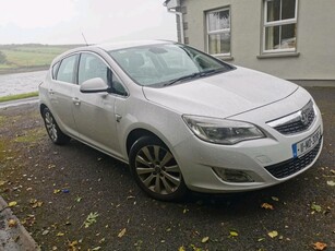 2011 - Vauxhall Astra ---