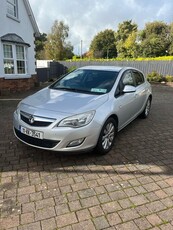 2011 - Vauxhall Astra ---