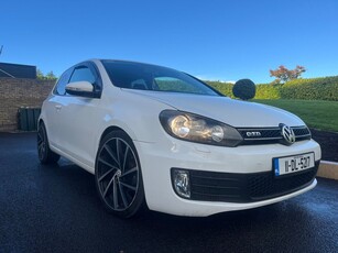 2011 - Volkswagen Golf Manual