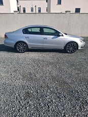 2011 - Volkswagen Passat Manual