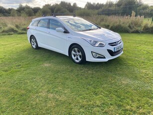 2012 - Hyundai i40 Manual