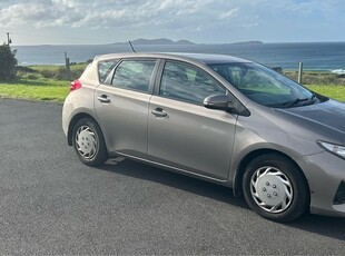 2012 - Toyota Auris Manual