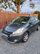 2013 - Peugeot 208 Manual