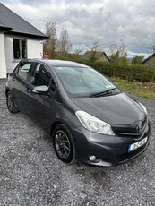 2013 - Toyota Yaris Manual