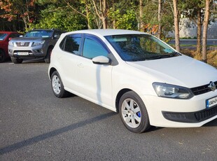 2013 - Volkswagen Polo Automatic