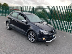 2013 - Volkswagen Polo Manual